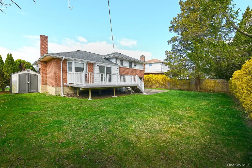 53 Stuart Drive Syosset NY 11791