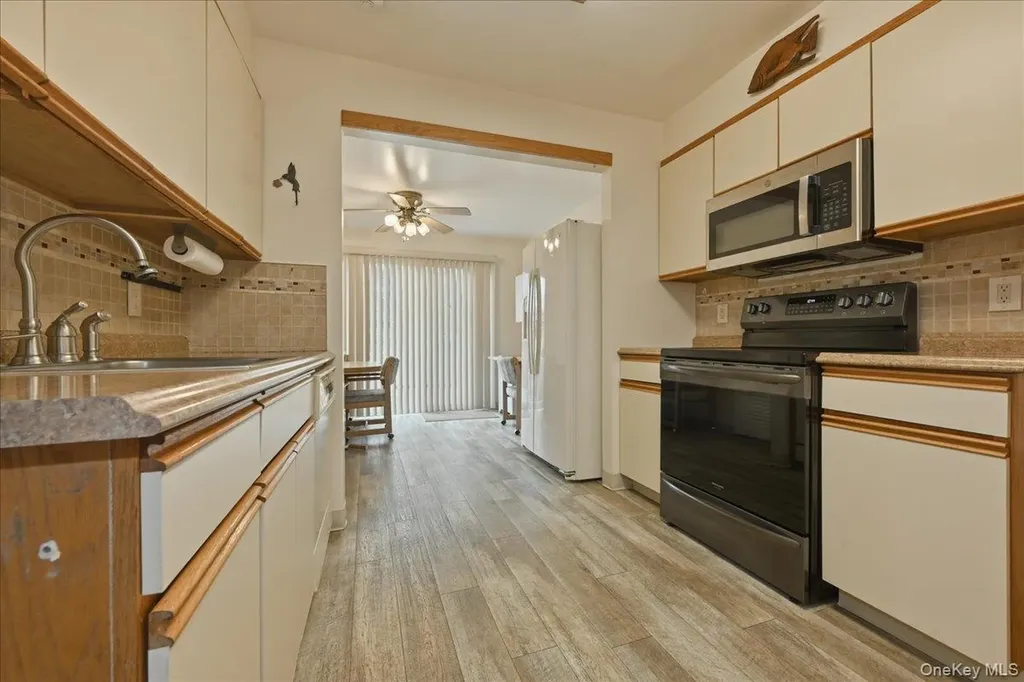 34 Jasmine Lane Valley Stream NY 11581