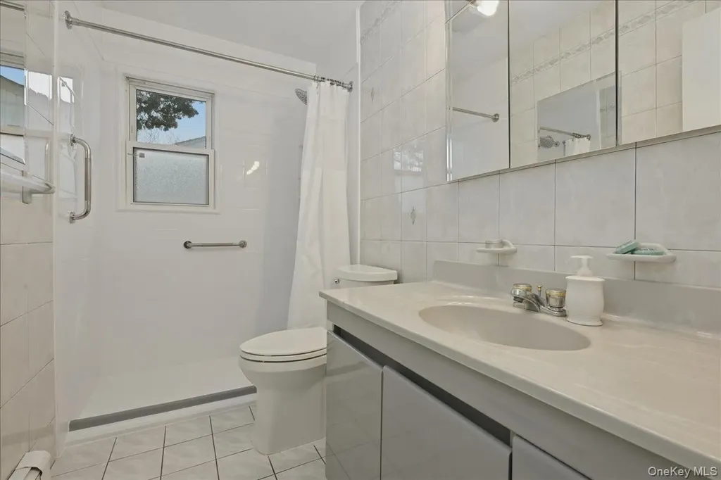 34 Jasmine Lane Valley Stream NY 11581