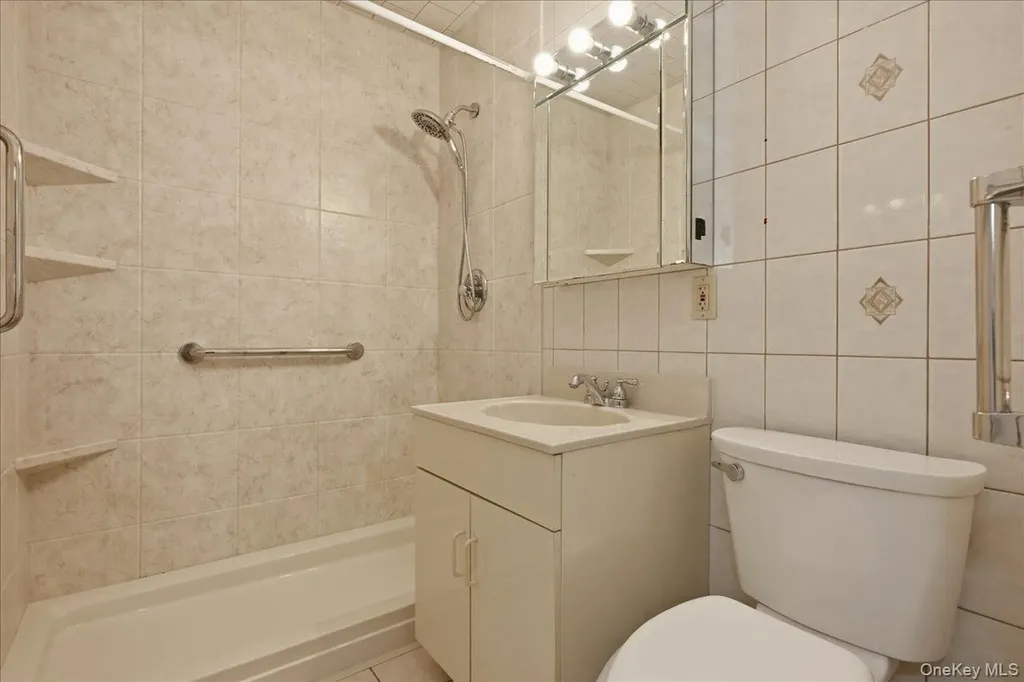 34 Jasmine Lane Valley Stream NY 11581