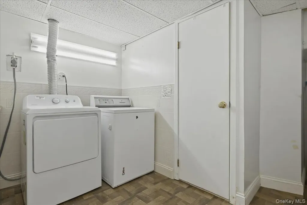 34 Jasmine Lane Valley Stream NY 11581