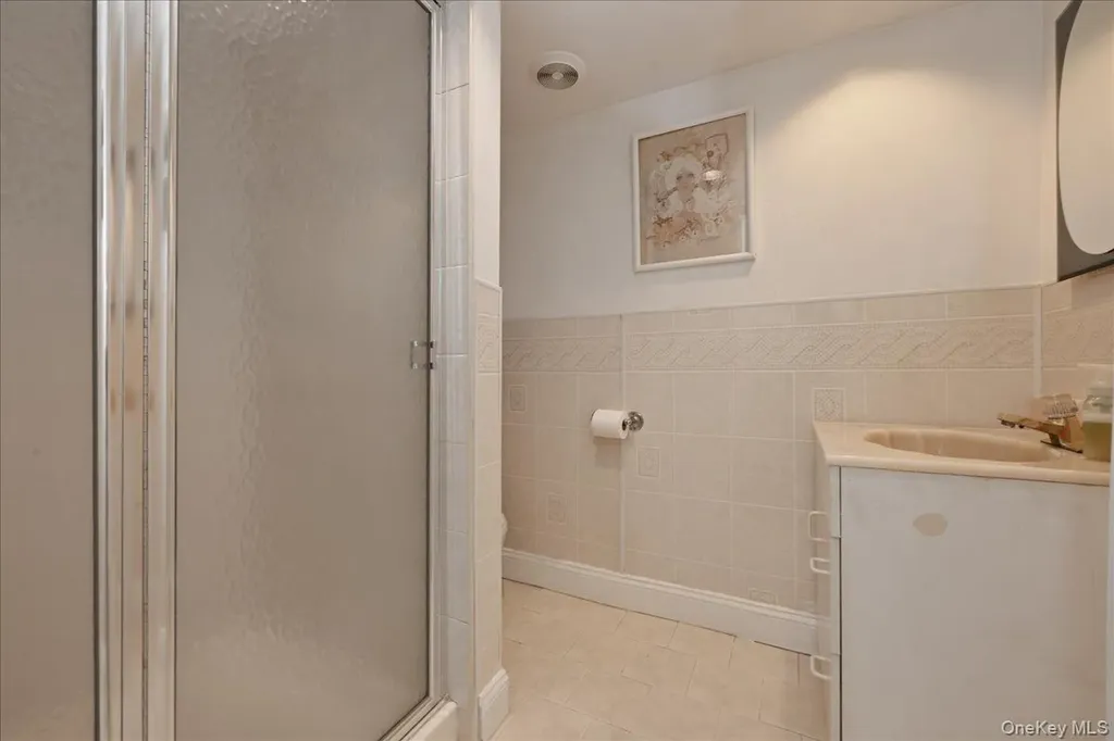 34 Jasmine Lane Valley Stream NY 11581