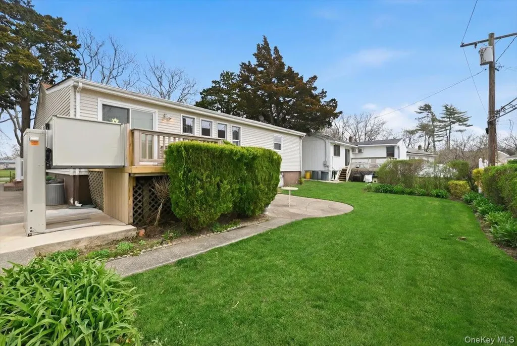 34 Jasmine Lane Valley Stream NY 11581