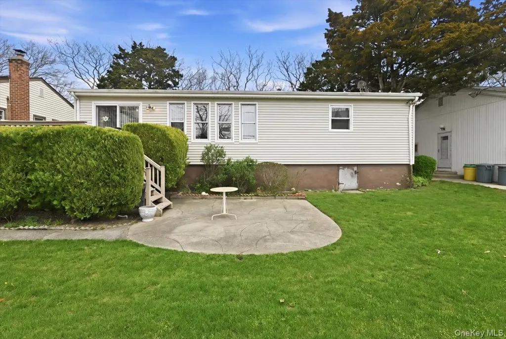 34 Jasmine Lane Valley Stream NY 11581