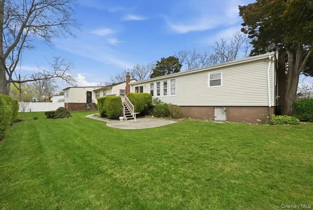34 Jasmine Lane Valley Stream NY 11581