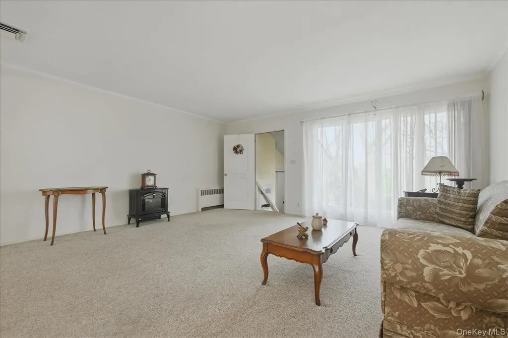 34 Jasmine Lane Valley Stream NY 11581