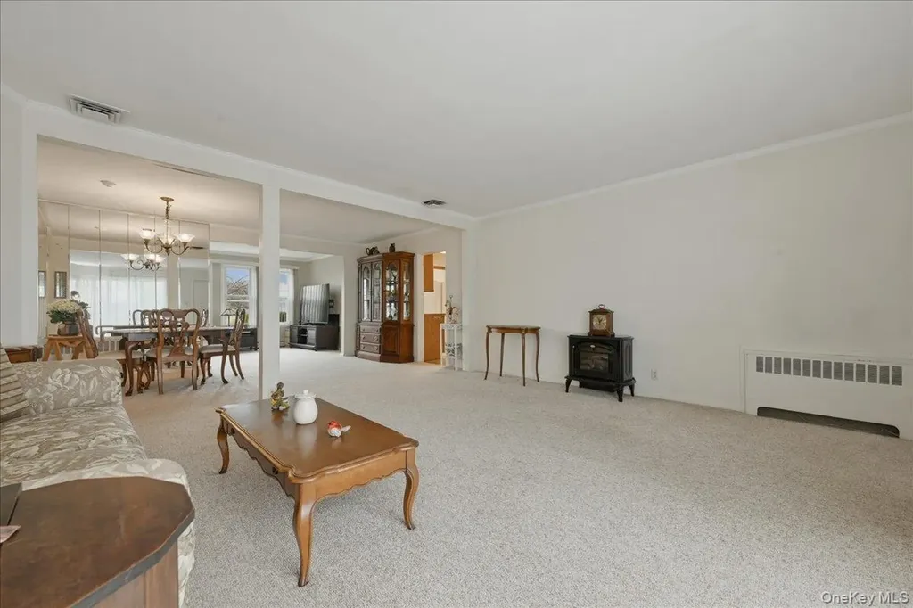 34 Jasmine Lane Valley Stream NY 11581