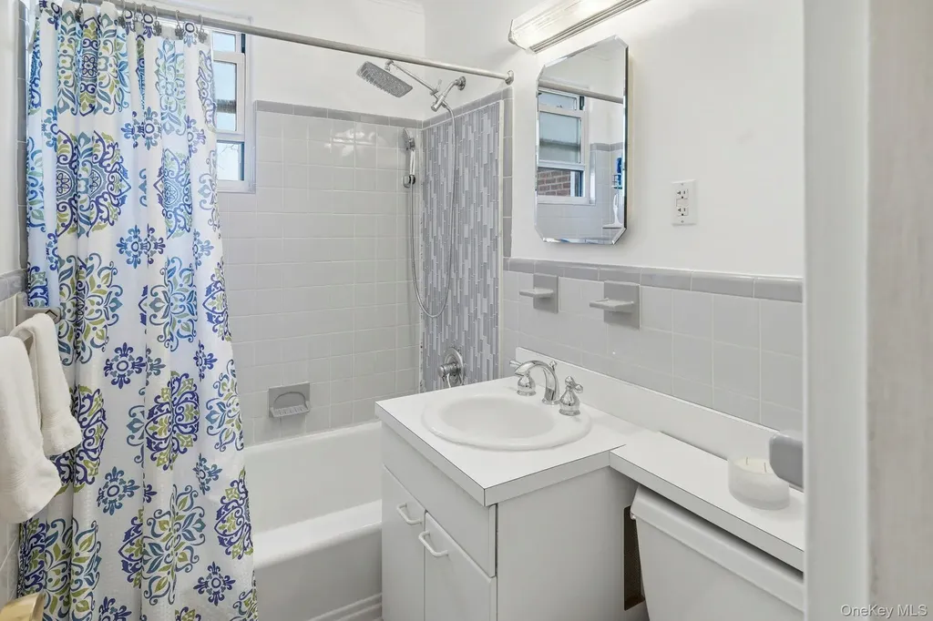 3 Bryant Crescent White Plains NY 10605