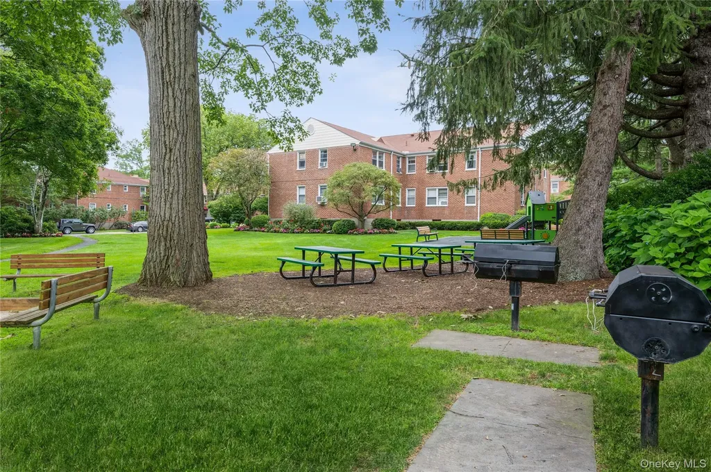3 Bryant Crescent White Plains NY 10605