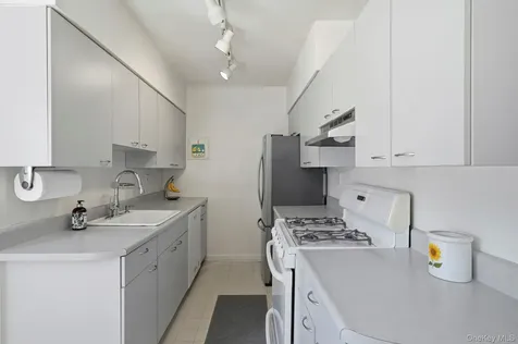3 Bryant Crescent White Plains NY 10605