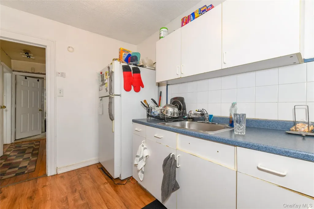 24032 146th Avenue Rosedale NY 11422
