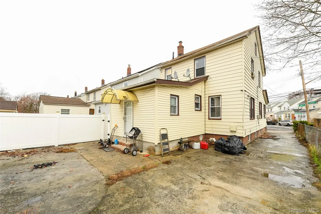 24032 146th Avenue Rosedale NY 11422