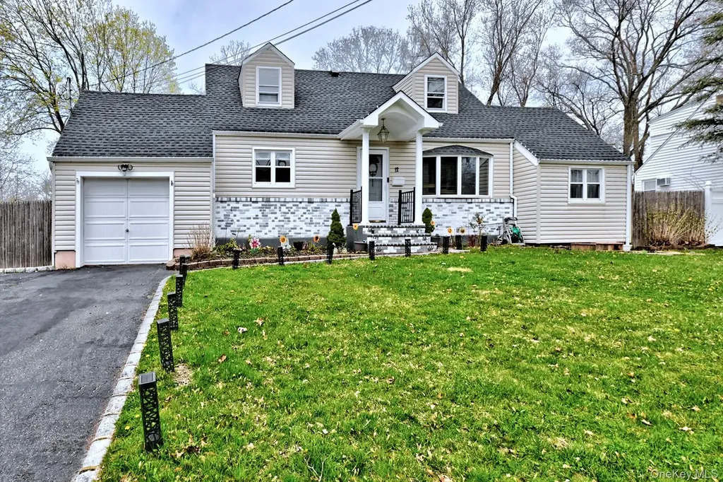 12 Bruce Lane Kings Park NY 11754
