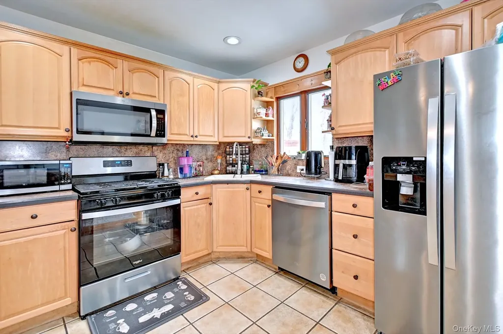 12 Bruce Lane Kings Park NY 11754
