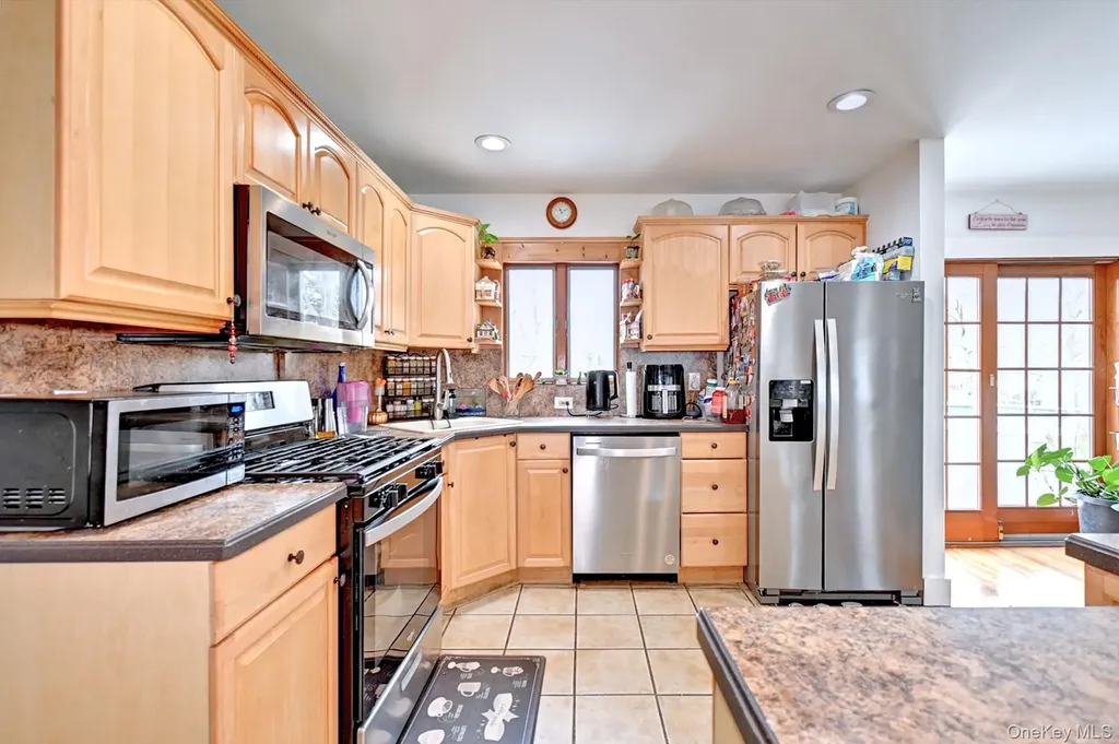 12 Bruce Lane Kings Park NY 11754