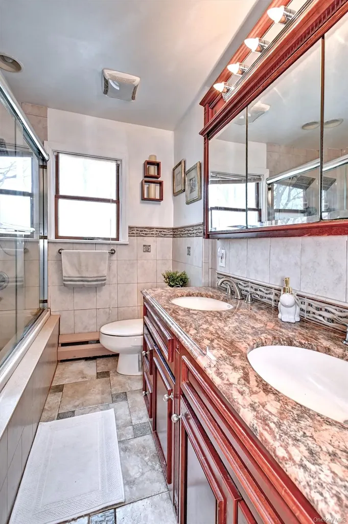 12 Bruce Lane Kings Park NY 11754
