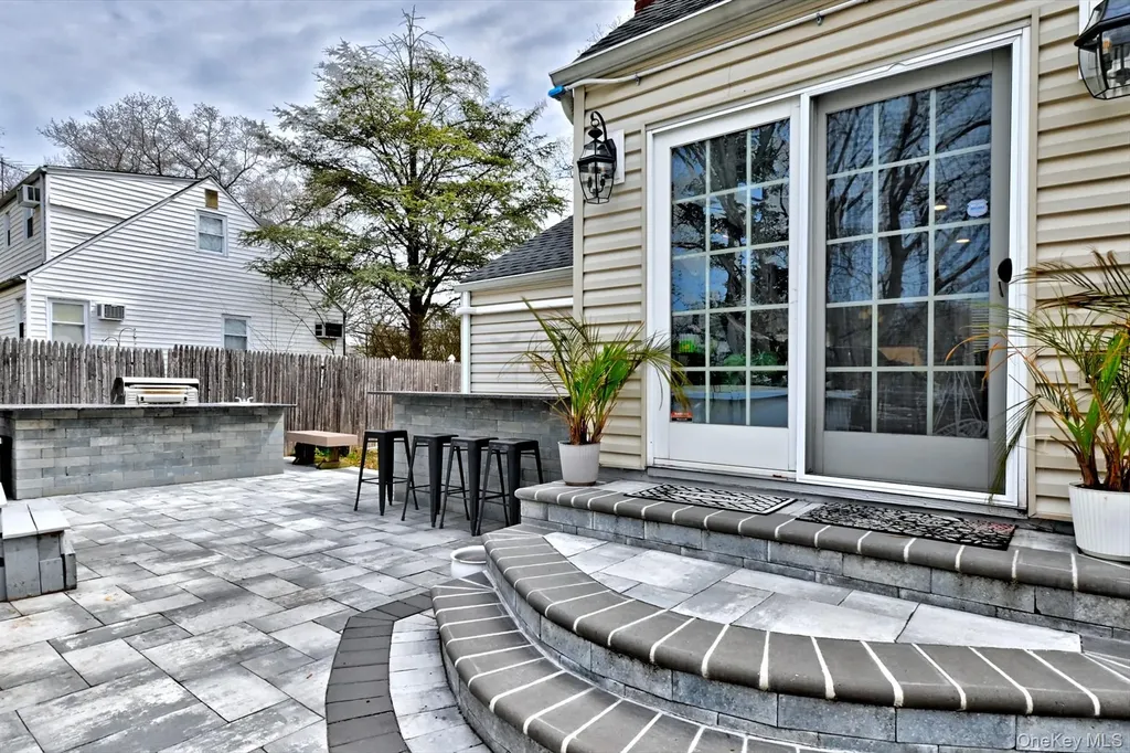 12 Bruce Lane Kings Park NY 11754