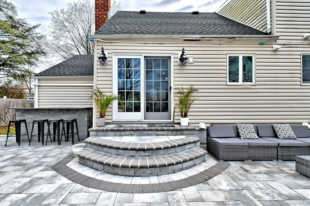 12 Bruce Lane Kings Park NY 11754