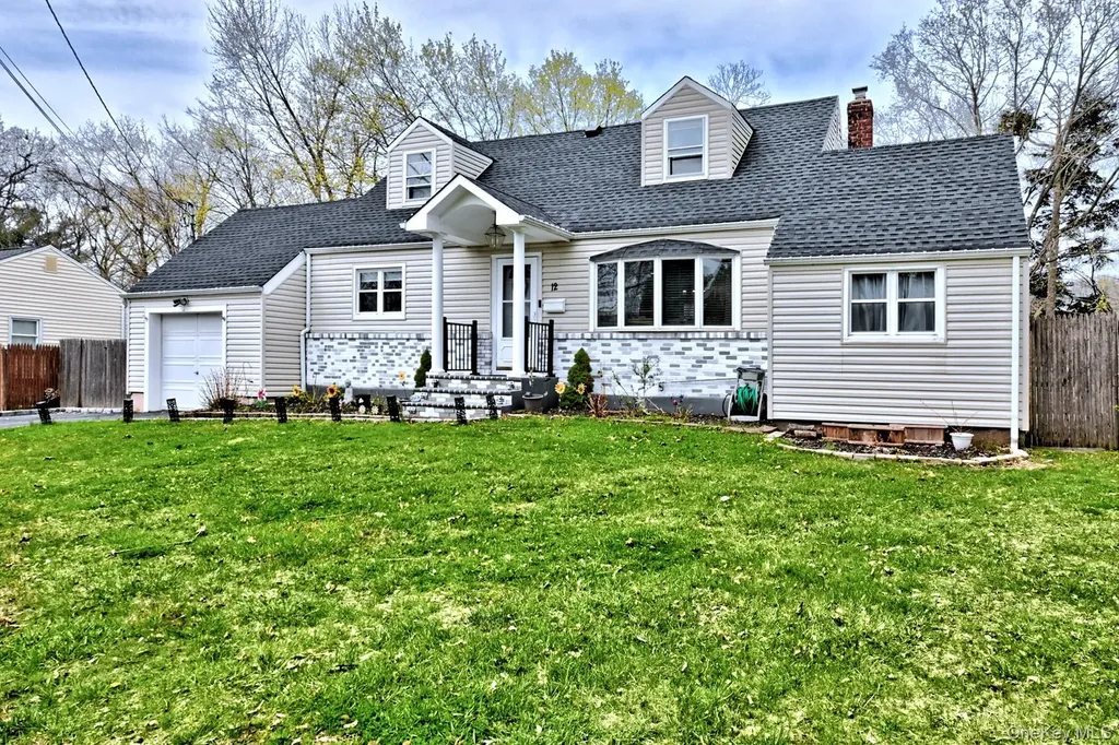 12 Bruce Lane Kings Park NY 11754