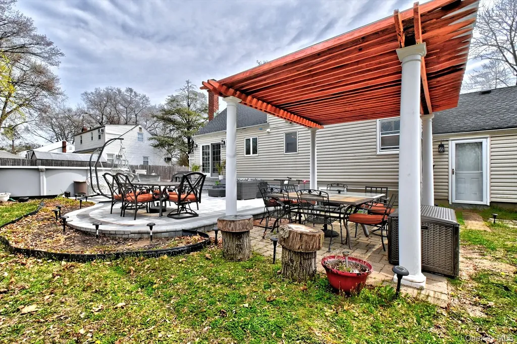 12 Bruce Lane Kings Park NY 11754