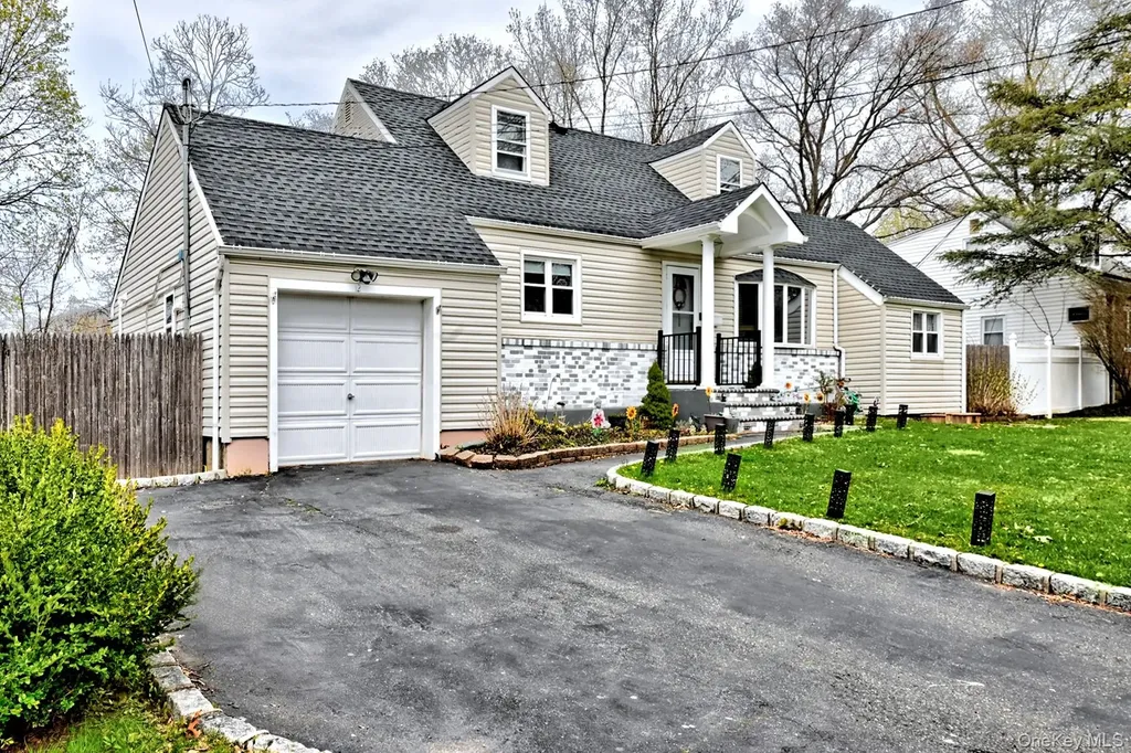 12 Bruce Lane Kings Park NY 11754