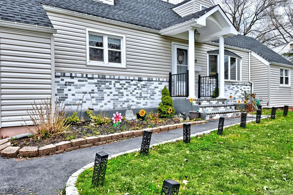 12 Bruce Lane Kings Park NY 11754