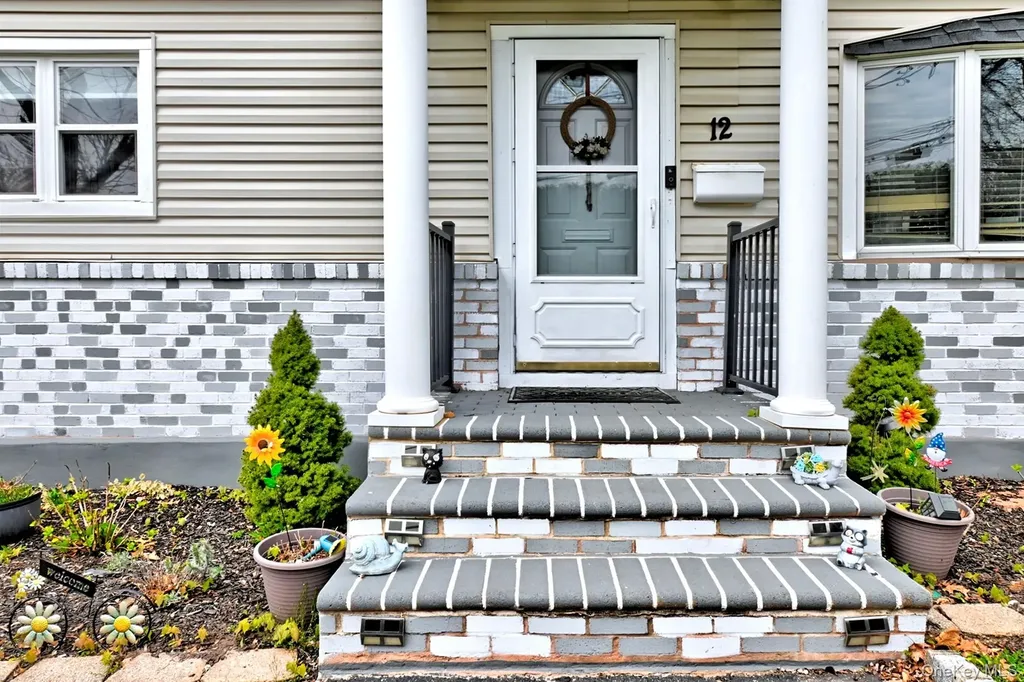 12 Bruce Lane Kings Park NY 11754