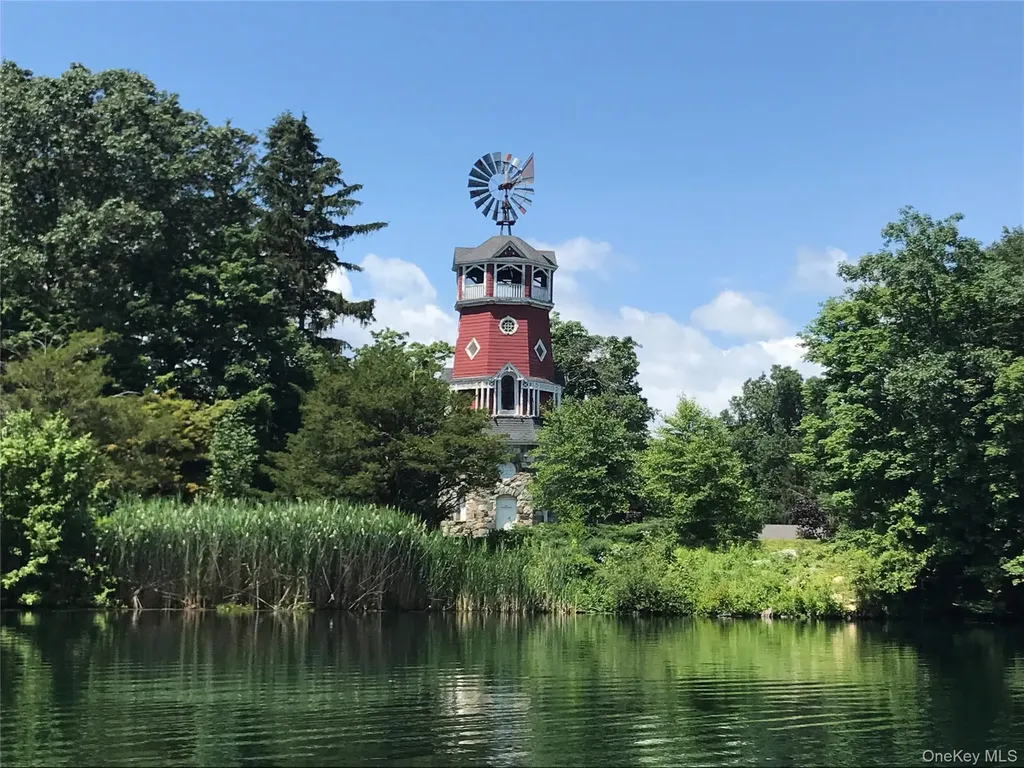 6 Spruce Hollow Armonk NY 10504