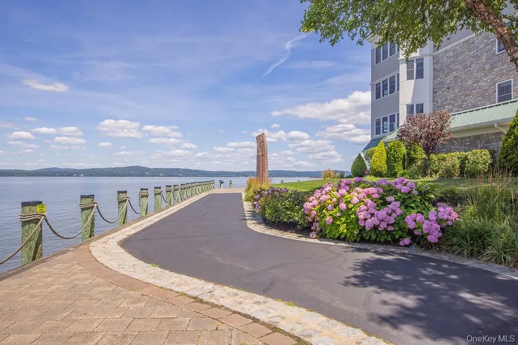 1321 Round Pointe Drive Haverstraw NY 10927