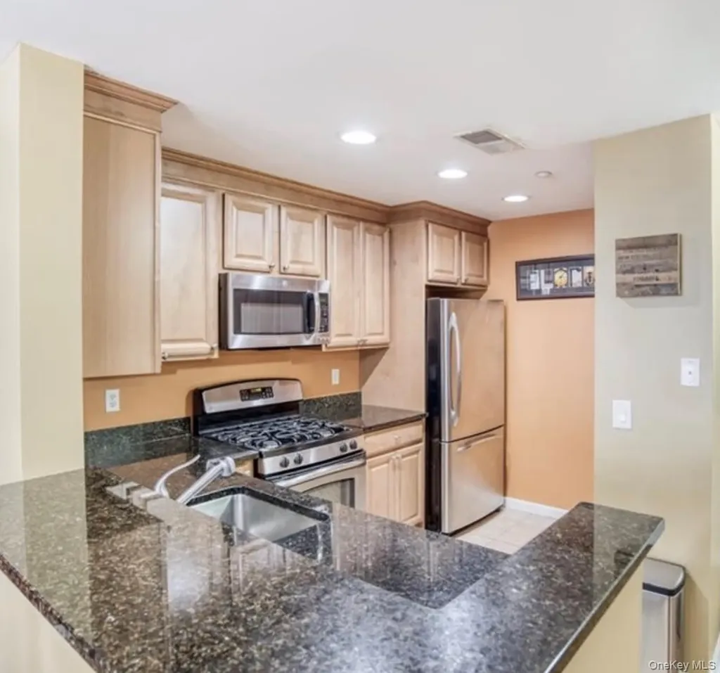 1321 Round Pointe Drive Haverstraw NY 10927