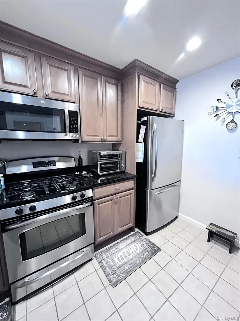 1321 Round Pointe Drive Haverstraw NY 10927