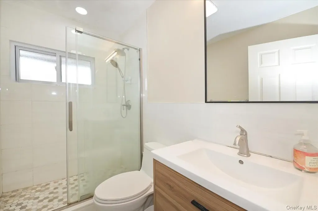 43 Flagstone Lane Westbury NY 11590