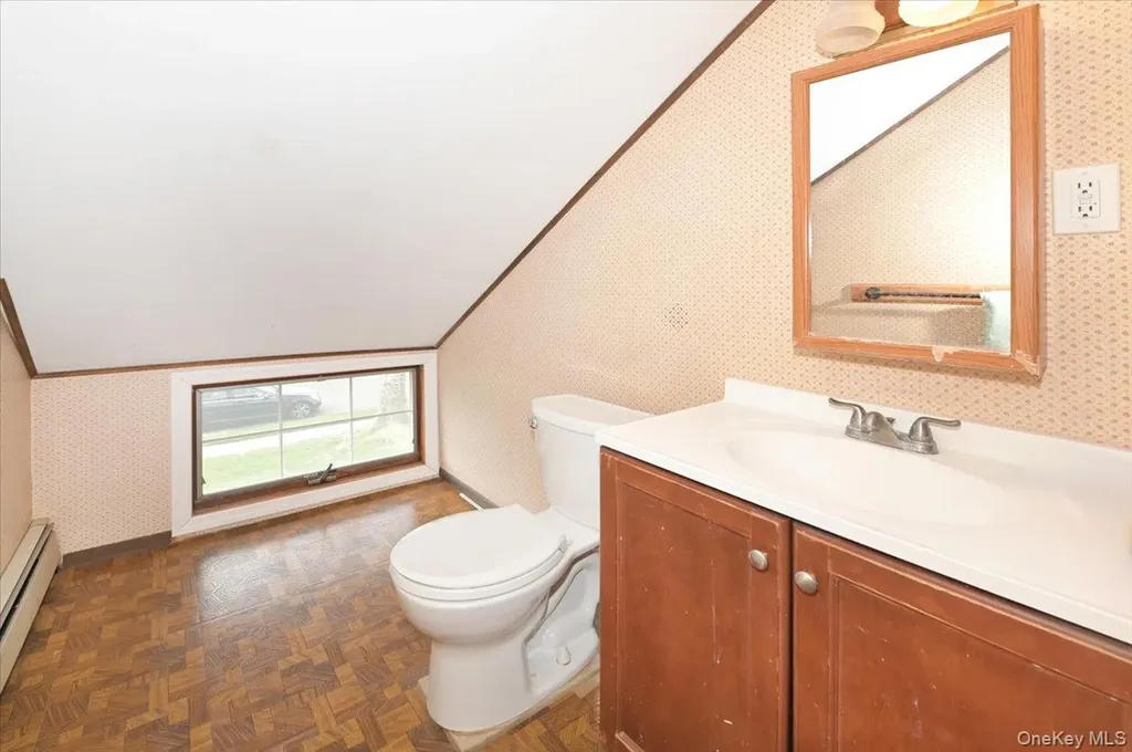 43 Flagstone Lane Westbury NY 11590