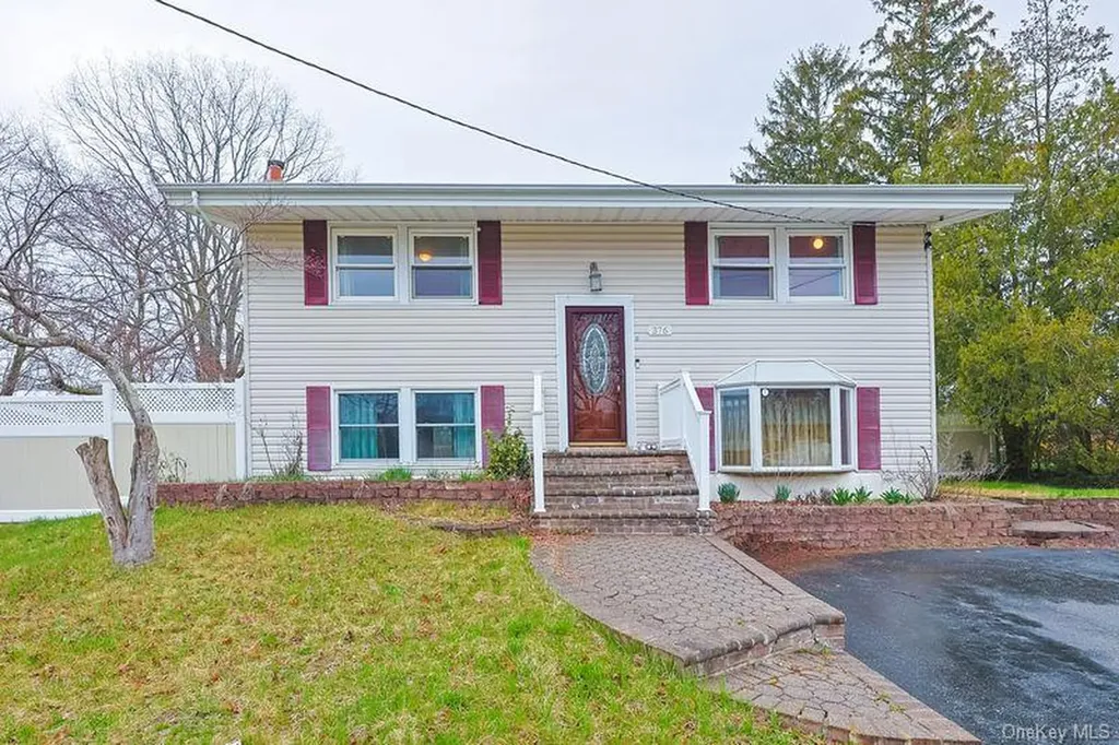 376 Magnolia Drive Selden NY 11784
