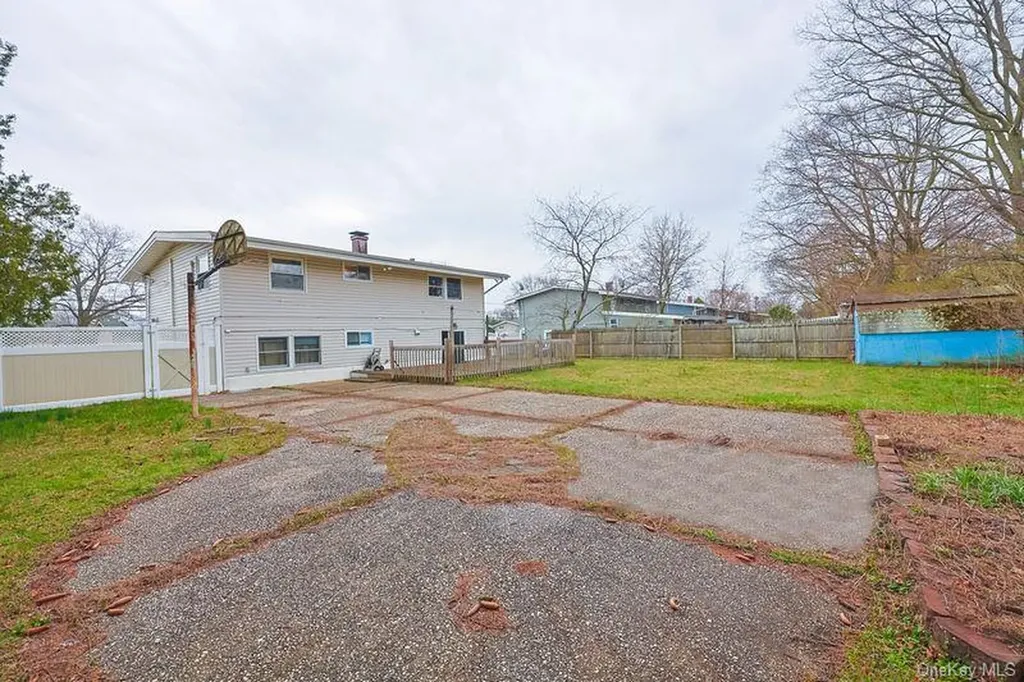 376 Magnolia Drive Selden NY 11784