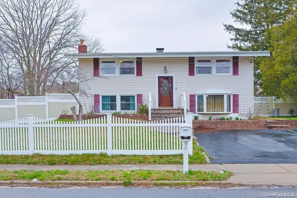 376 Magnolia Drive Selden NY 11784