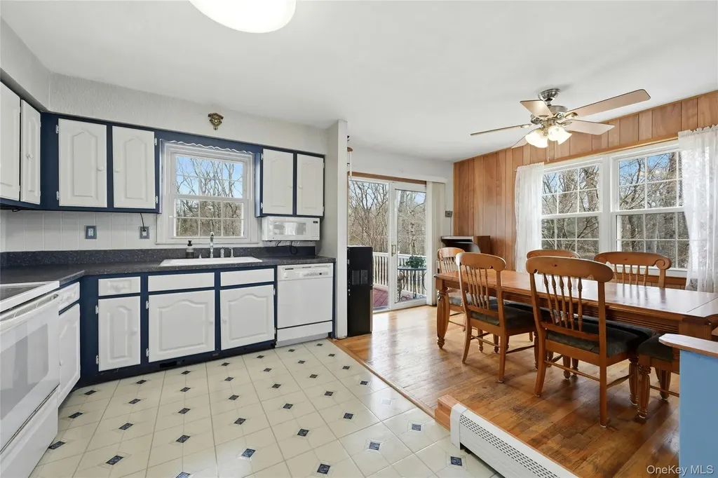 41 N Country Road Shoreham NY 11786