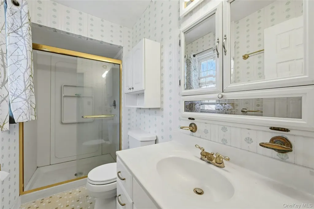 41 N Country Road Shoreham NY 11786