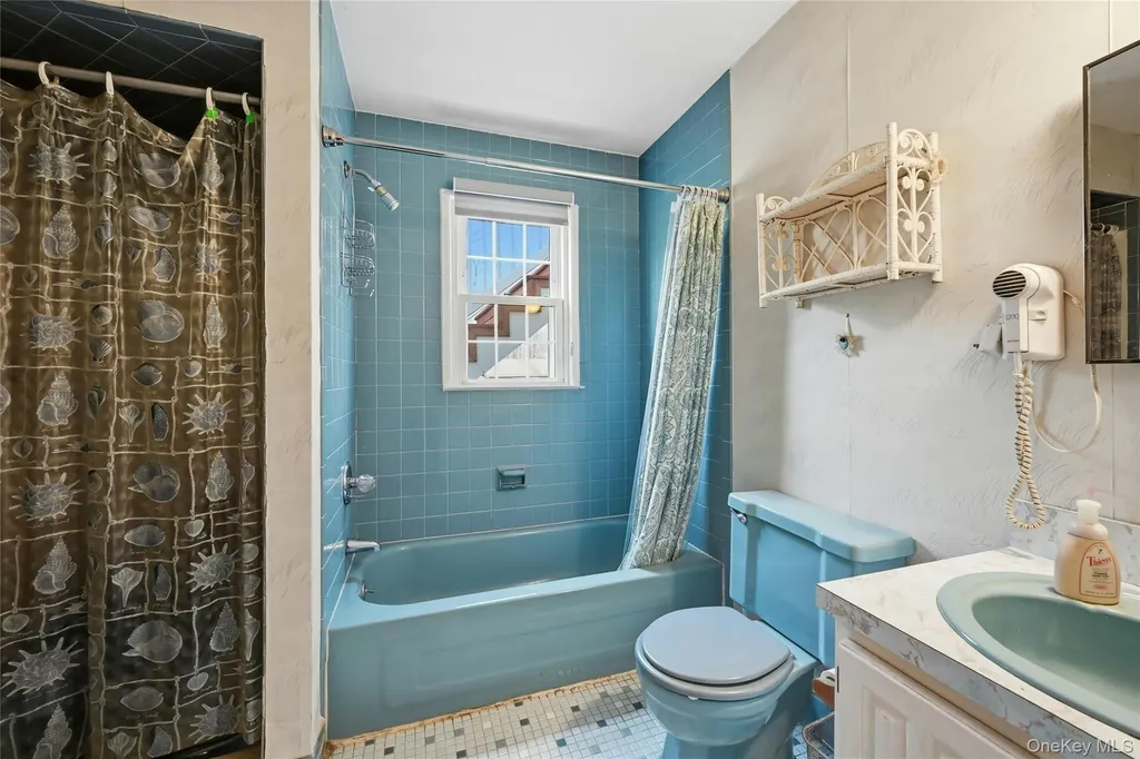 41 N Country Road Shoreham NY 11786