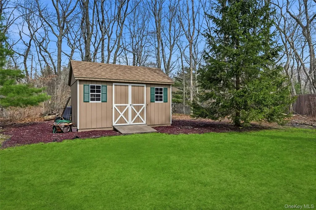 41 N Country Road Shoreham NY 11786