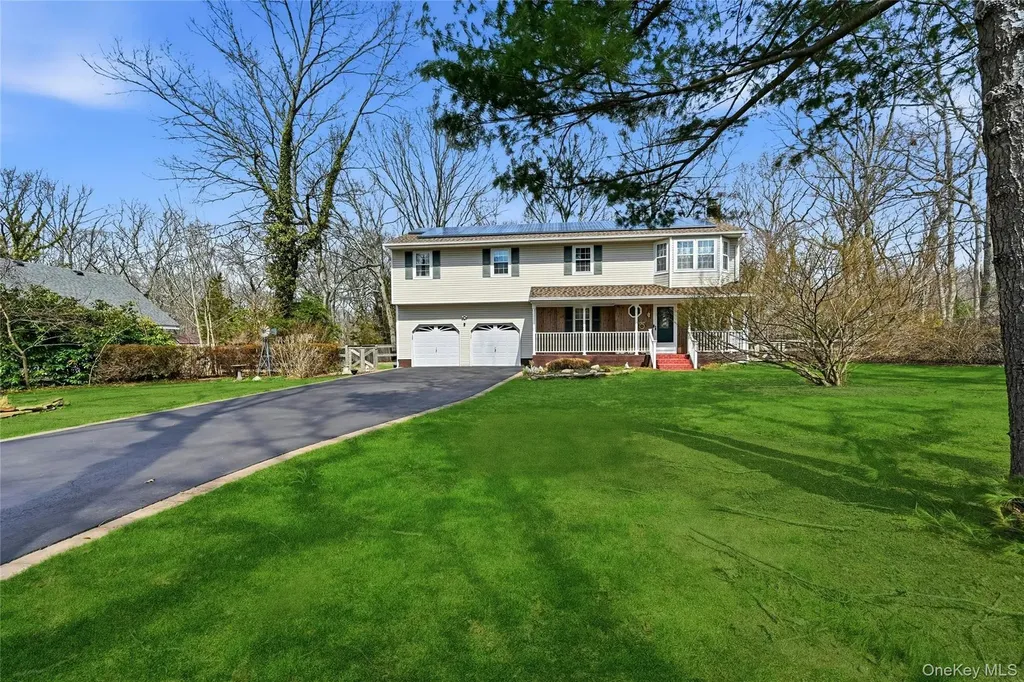 41 N Country Road Shoreham NY 11786