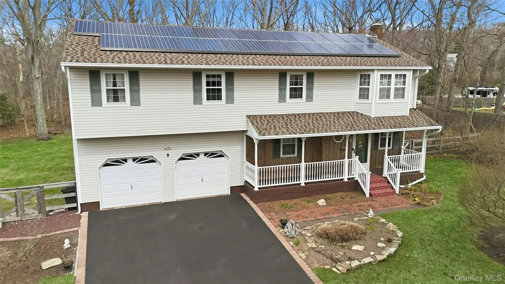 41 N Country Road Shoreham NY 11786