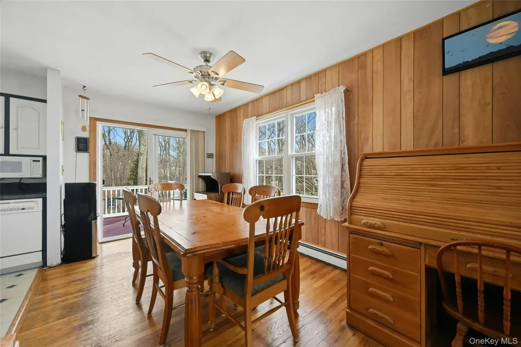 41 N Country Road Shoreham NY 11786