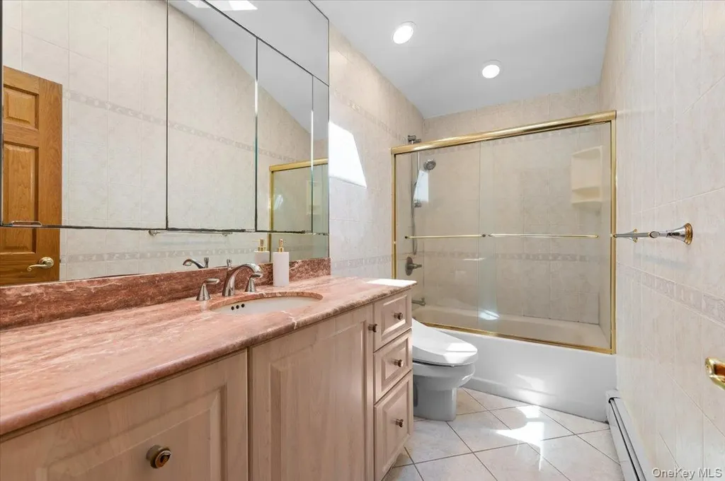 20 Pickwick Drive W Syosset NY 11791