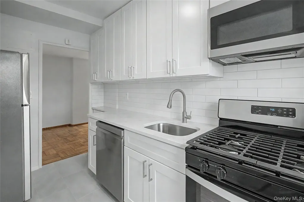 21-85 34th Avenue Astoria NY 11106