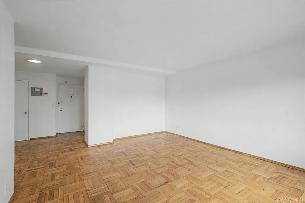 21-85 34th Avenue Astoria NY 11106