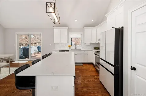 10 Eagle Hill Road Mahopac NY 10541