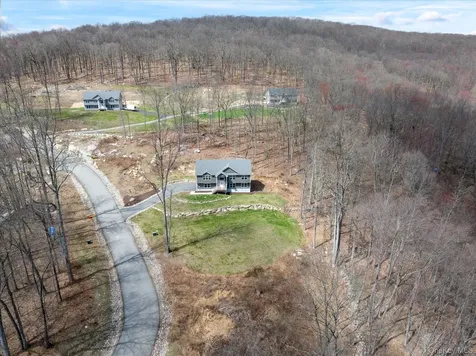 10 Eagle Hill Road Mahopac NY 10541