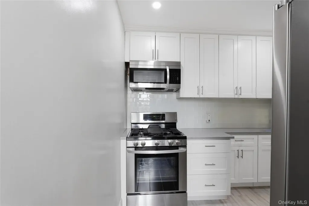 5639 Netherland Avenue Bronx NY 10471