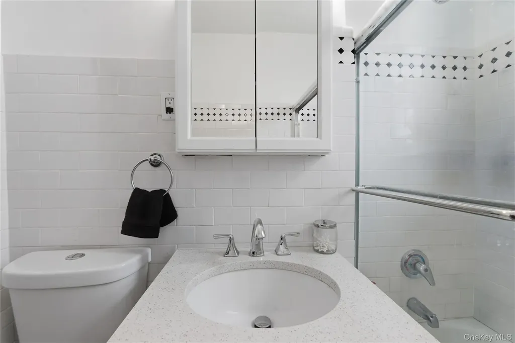 5639 Netherland Avenue Bronx NY 10471
